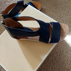 Adrienne Vittadini 6 1/2 Navy Blue Strappy Sandal